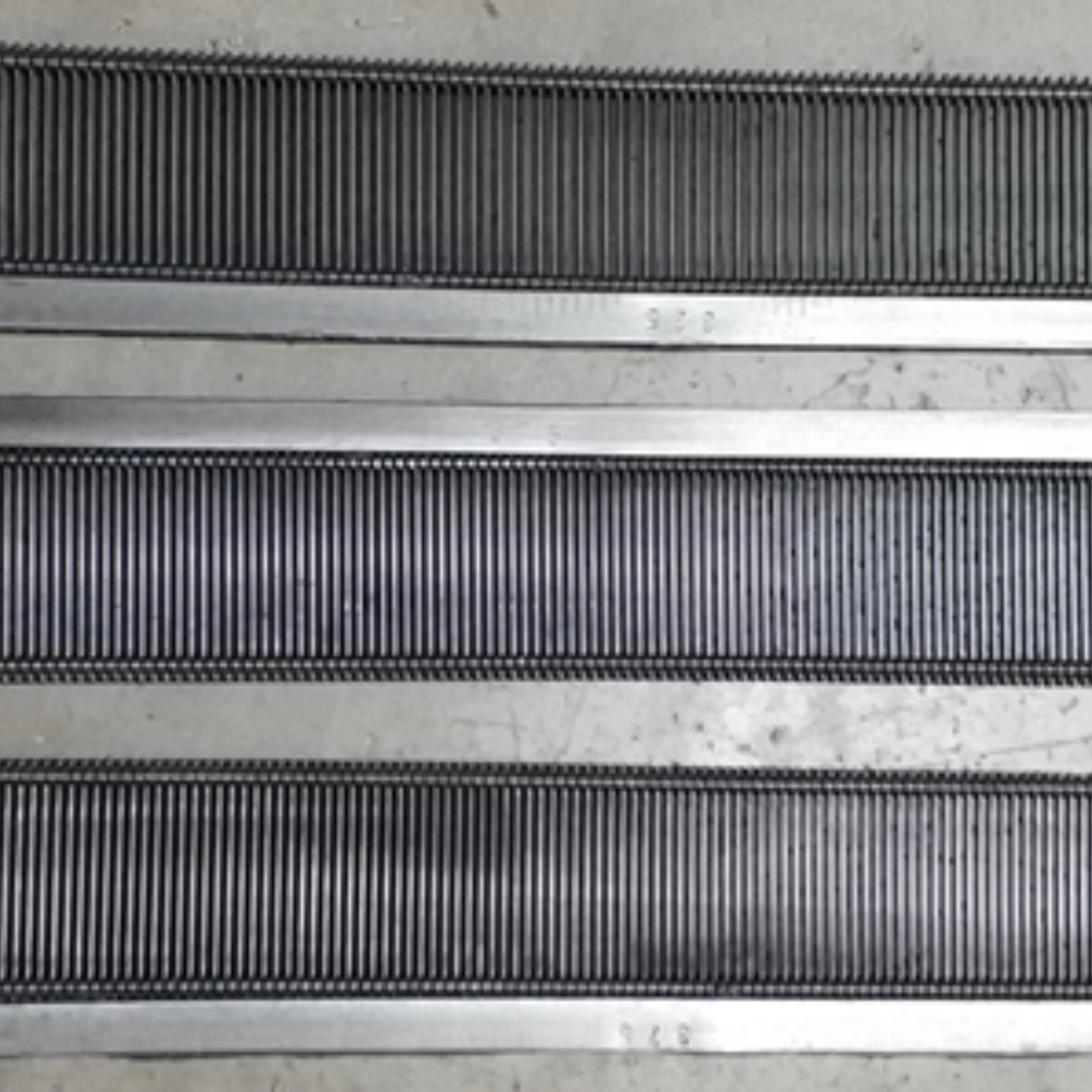01.6) Stainless Reeds